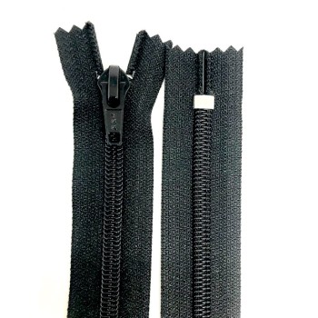 CREMALLERA NYLON YKK Nº8 50CM CERRADA