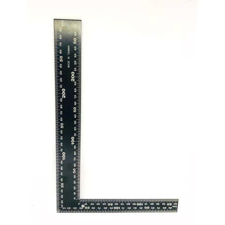 ESCUADRA METALICA