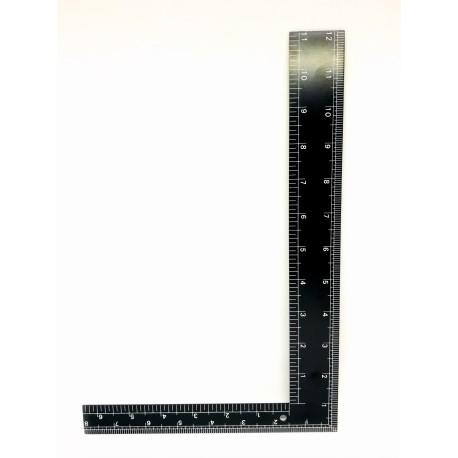 ESCUADRA METALICA