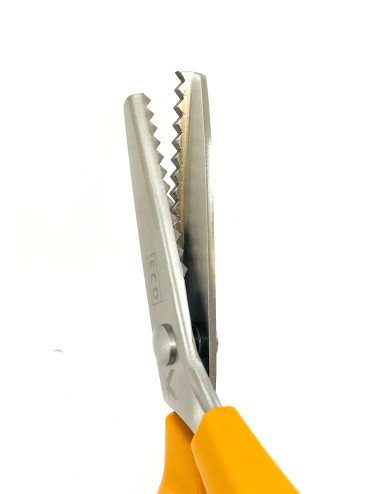 TIJERAS ZIG-ZAG MANGO PINTADO 19CM